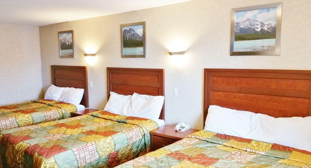 Alpine Motel Камлупс Екстер'єр фото